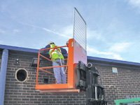 Access Platform 950 x 950 x 2030, lift-up bar